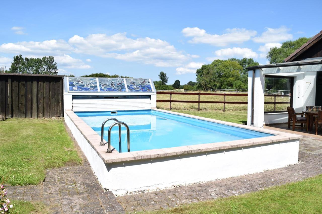 Landhaus Hideaway Mit Aussenpool, Sauna Und Kamin Bosau Luaran gambar
