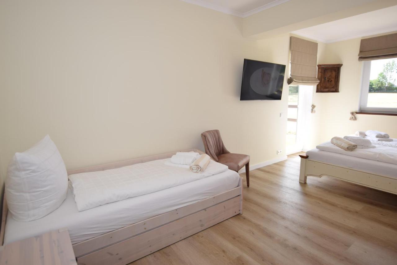 Landhaus Hideaway Mit Aussenpool, Sauna Und Kamin Bosau Luaran gambar