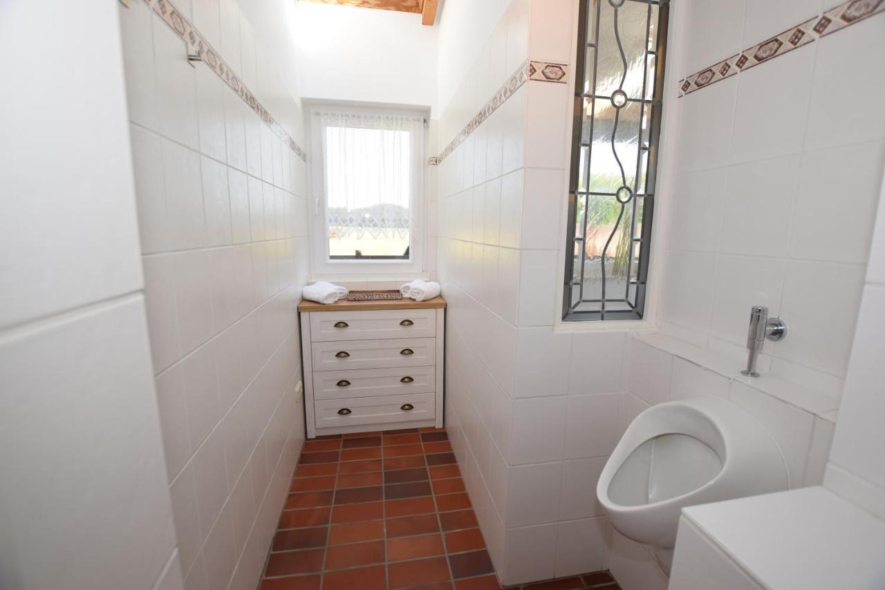 Landhaus Hideaway Mit Aussenpool, Sauna Und Kamin Bosau Luaran gambar