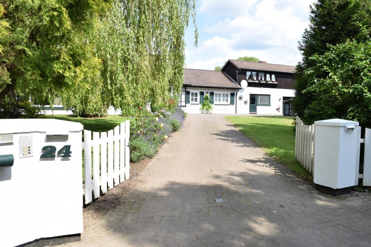 Landhaus Hideaway Mit Aussenpool, Sauna Und Kamin Bosau Luaran gambar