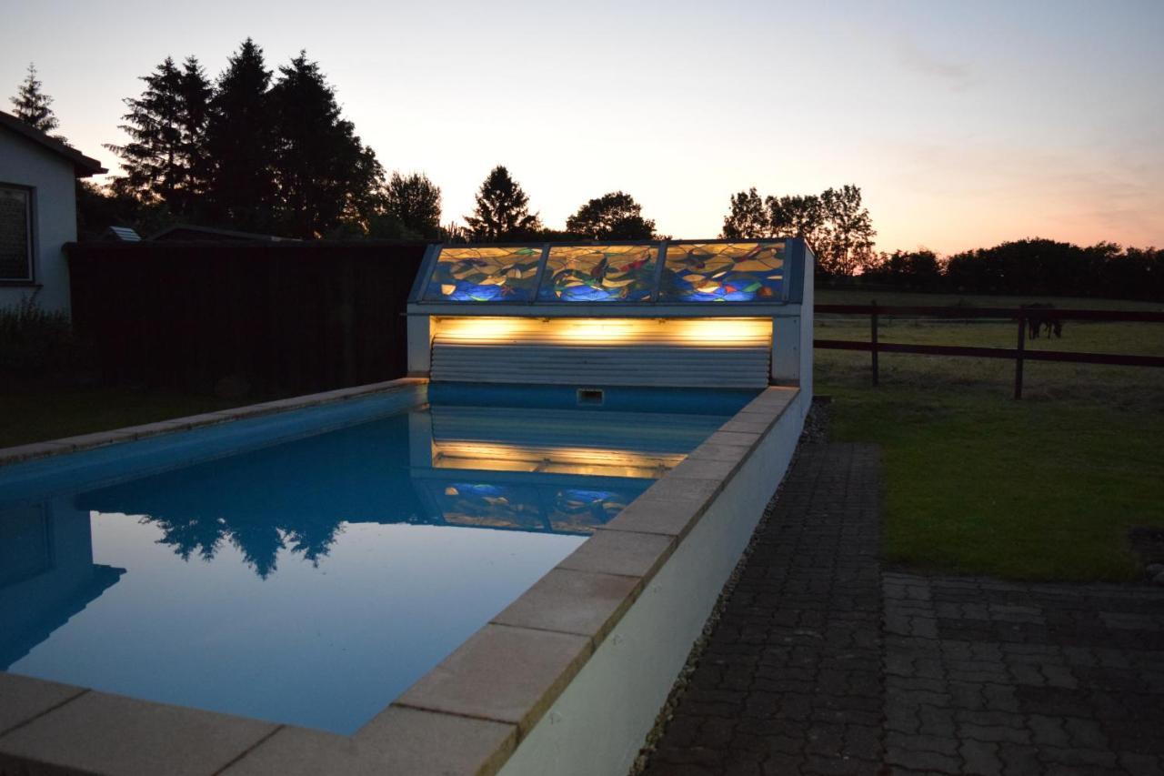 Landhaus Hideaway Mit Aussenpool, Sauna Und Kamin Bosau Luaran gambar