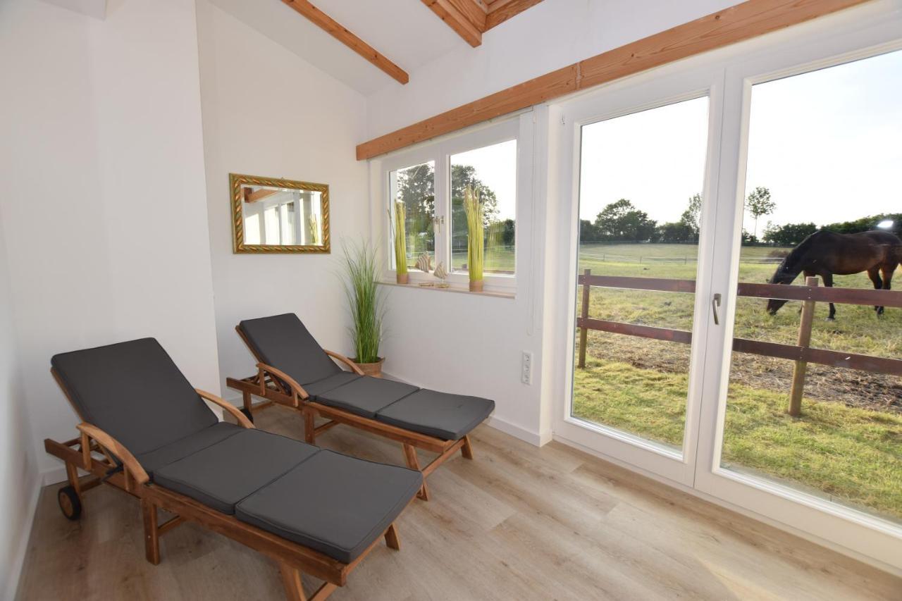 Landhaus Hideaway Mit Aussenpool, Sauna Und Kamin Bosau Luaran gambar