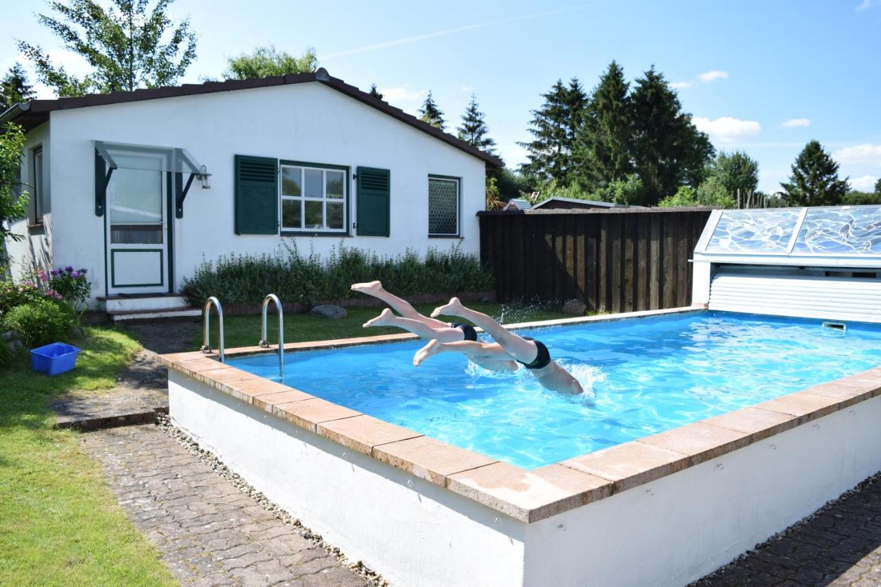 Landhaus Hideaway Mit Aussenpool, Sauna Und Kamin Bosau Luaran gambar
